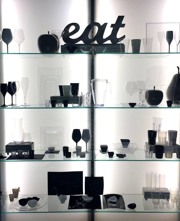 Czarne kubki plastikowe ZMYWARKA dla wymagających