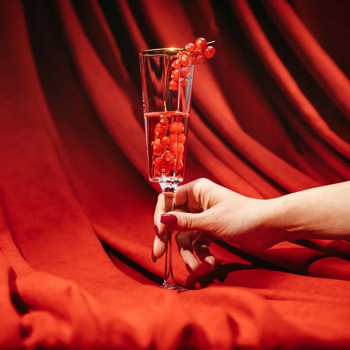 Kieliszek do szampana Homla ze złotym rantem złoty 150ml w kształcie serca