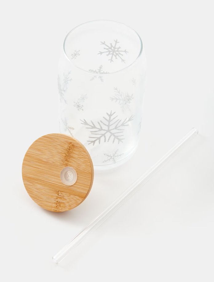 Srebrna szklanka ze śnieżynkami