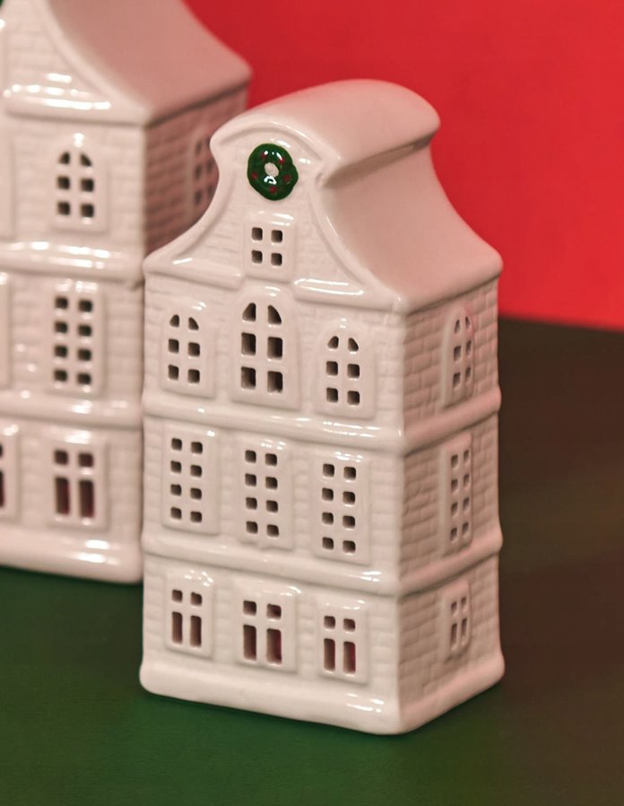 Domek biały dekoracyjny średni