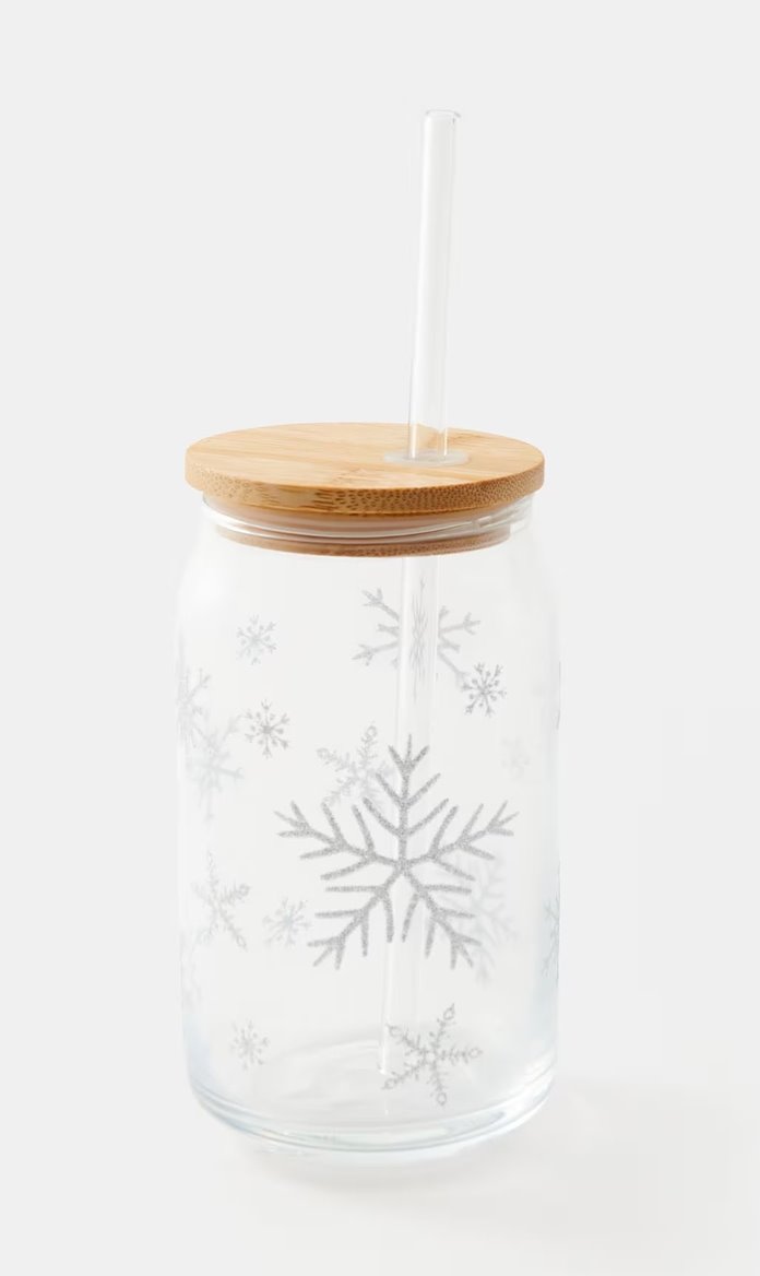 Srebrna szklanka ze śnieżynkami