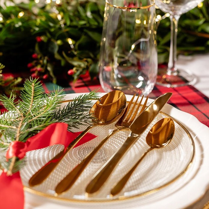 Złote sztućce zestaw z chochlą i łopatką 4 os.