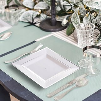 Talerze  wielorazowe kwadratowe 24x24 srebrne 5 szt