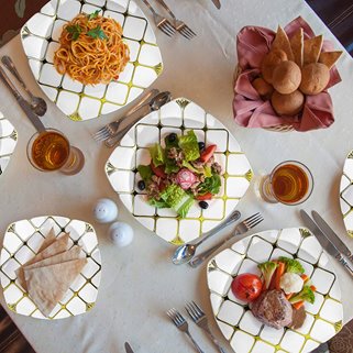 Plastikowe talerze wielorazowe złote 5 szt. DUŻE obiadowe 25 cm