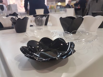 Twist 90 ml czarne miseczki deserki PS, 25 szt