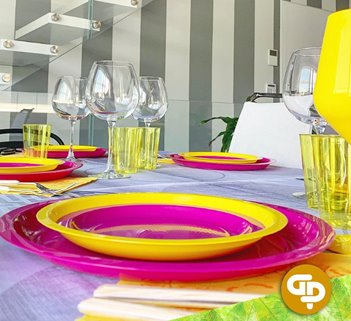 Talerz Różowy plastikowy 25 szt wielorazowy